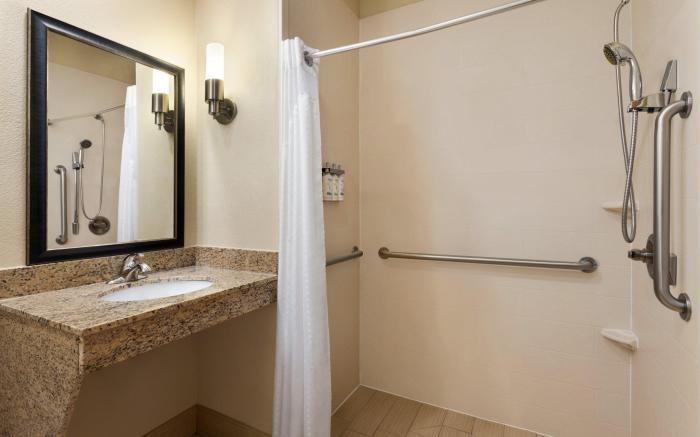 Holiday Inn Express Hotel & Suites Edmond By IHG