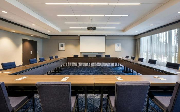 Courtyard by Marriott Redwood City