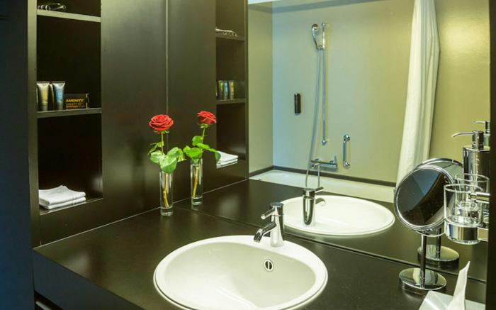 Dasbreitehotel am Rhein