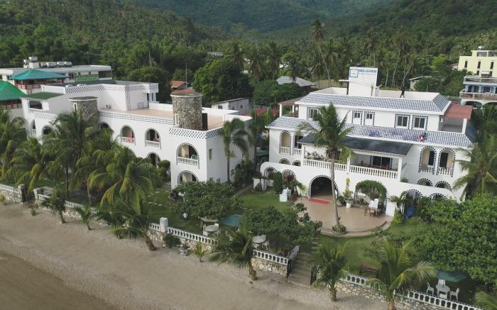 Squares Beachfront Apartments