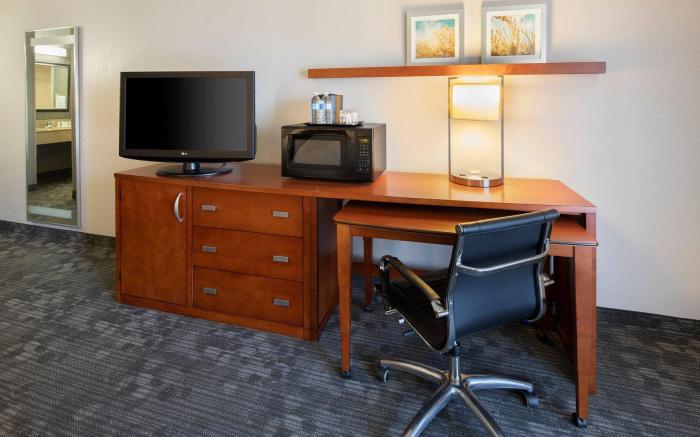 Courtyard by Marriott Dallas Addison/Midway