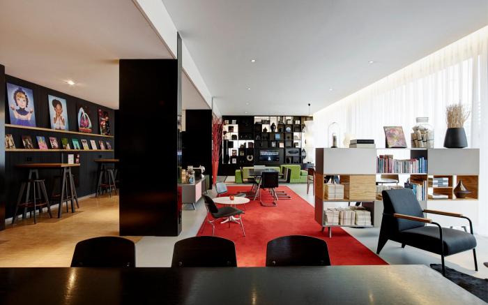 citizenM Schiphol Airport