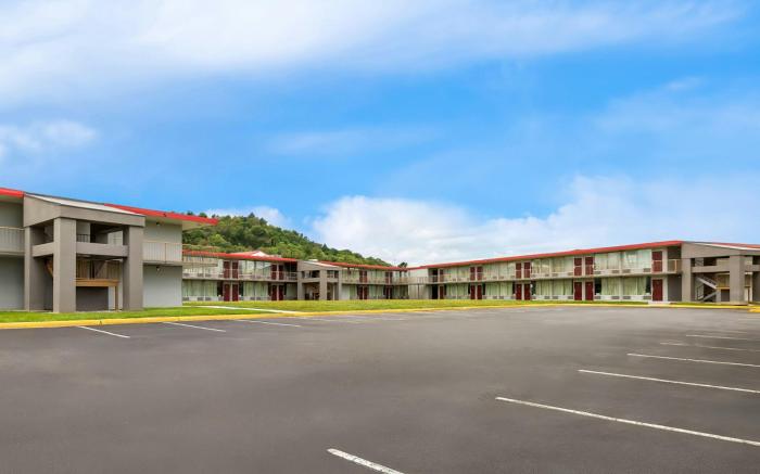 Red Roof Inn & Suites Cave City