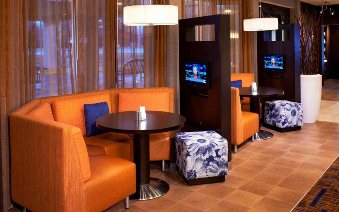 Courtyard by Marriott Chicago Arlington Heights/South