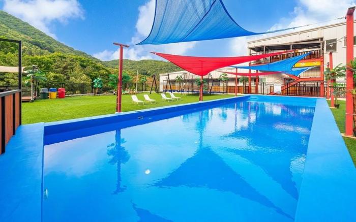 Gapyeong Aiwa Hill Kids Pool Villa
