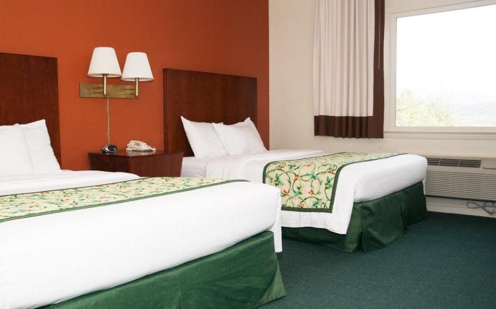 Red Carpet Inn and Suites Plymouth