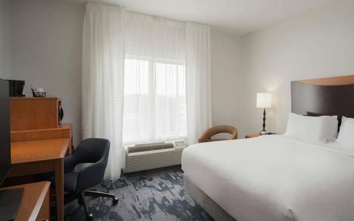 Fairfield by Marriott Inn & Suites Louisville East