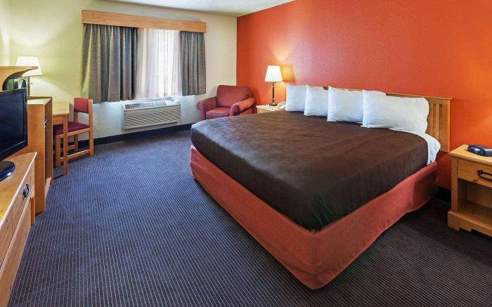 AmericInn by Wyndham Sturgeon Bay