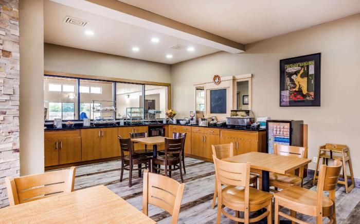 Comfort Inn & Suites