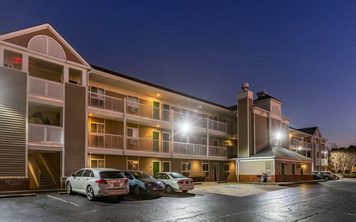 HomeTowne Studios Atlanta - Chamblee