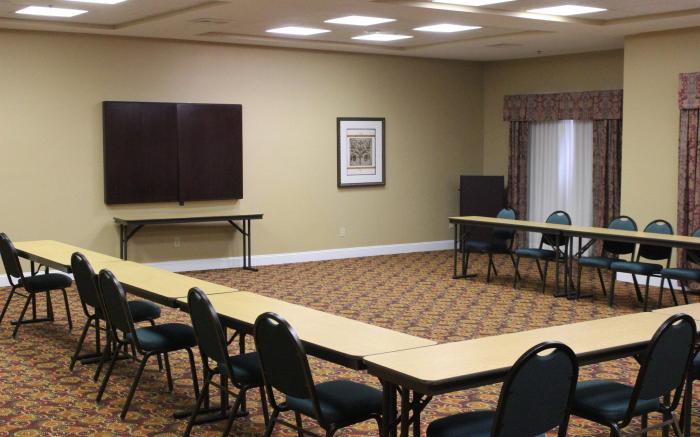 Holiday Inn Express & Suites Thomasville By IHG