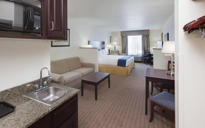Holiday Inn Express Hotel & Suites Omaha I - 80 By IHG