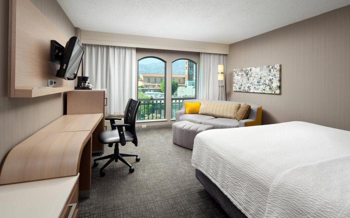 Courtyard by Marriott Los Angeles Pasadena/Old Town