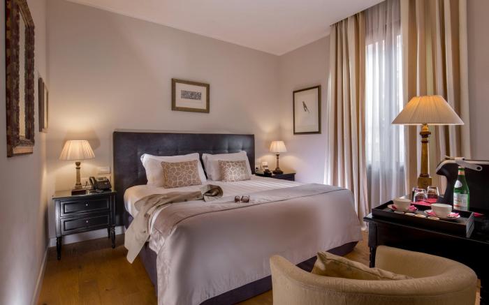 Monte Cenci Hotel