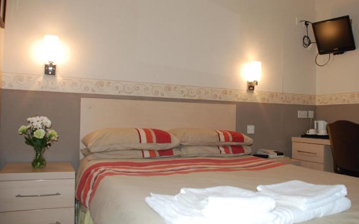 Caledonia Hotel