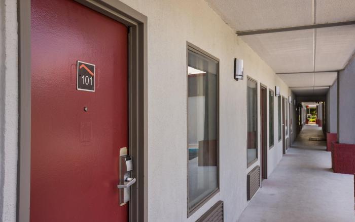 Red Roof Inn & Suites Statesboro - University