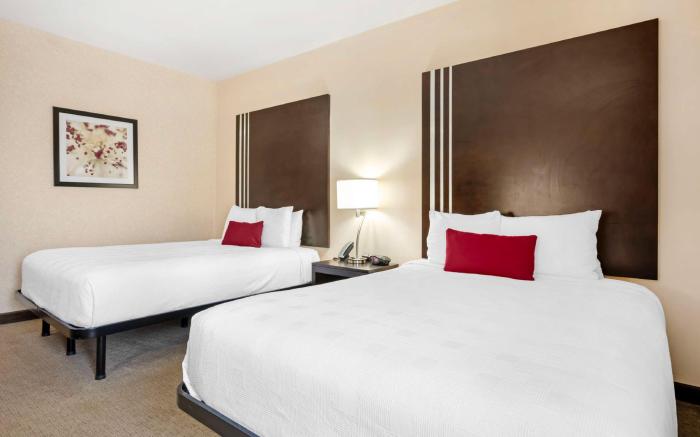 Best Western Plus Howe Inn