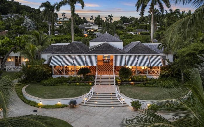 Round Hill Hotel & Villas