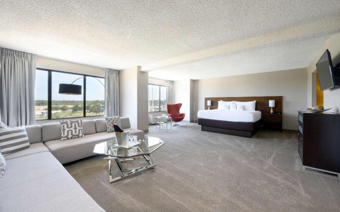 Clarion Hotel
