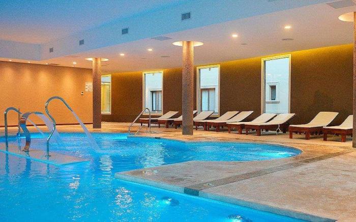 Howard Johnson Escobar Hotel