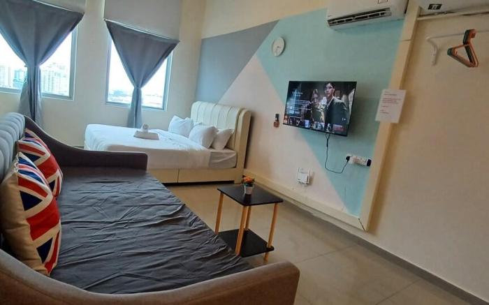 Grand & Comfy Suite @ King Bed at The CEO
