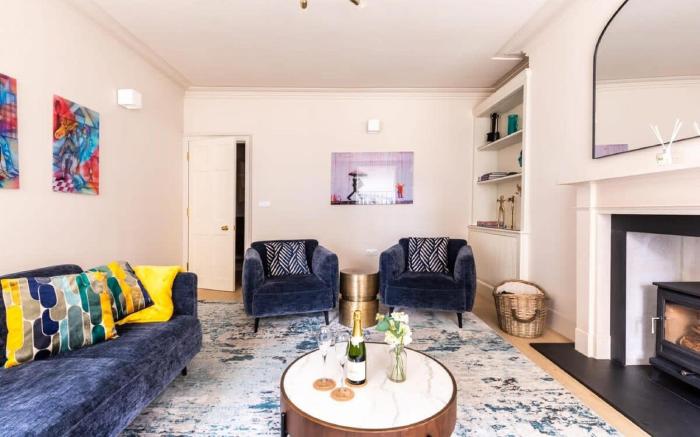 Stylish   Central Apartment - Bath
