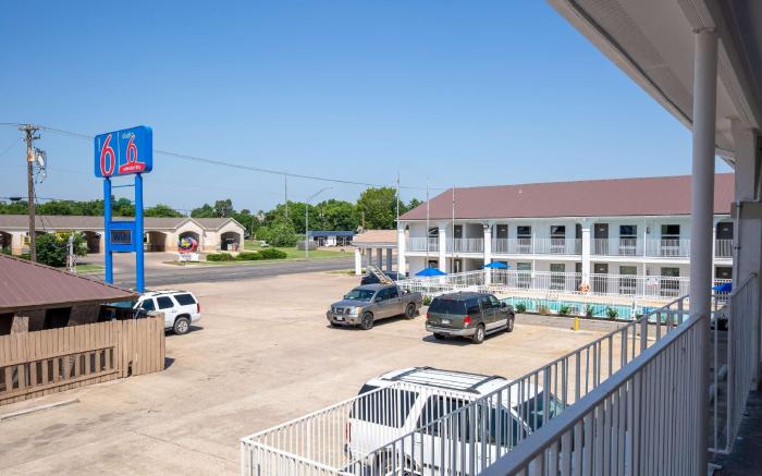 Studio 6  Bryan, TX - University Area