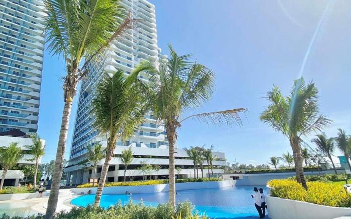 Premium Deluxe Sunset View @ Azure North Pampanga