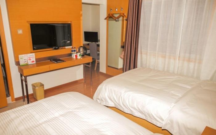 GreenTree Inn Tianjin Hedong District Tianjin Railway Station Square Express Hotel