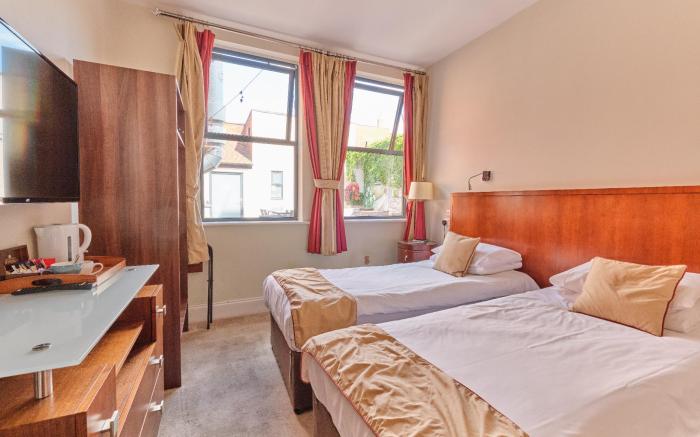 Kings Park Hotel