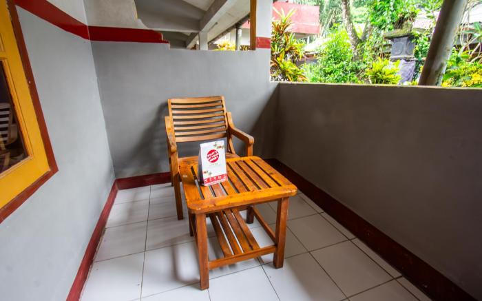 SPOT ON 93517 De Lanang Homestay Near Masjid Janapria