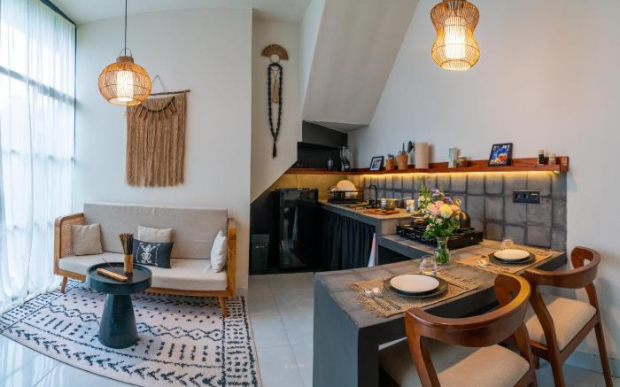 Cozy, Smart, Renovated Flat to Western Standard