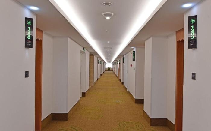 GreenTree Inn Tongxiang Chongfuzhen World Fur Center Branch