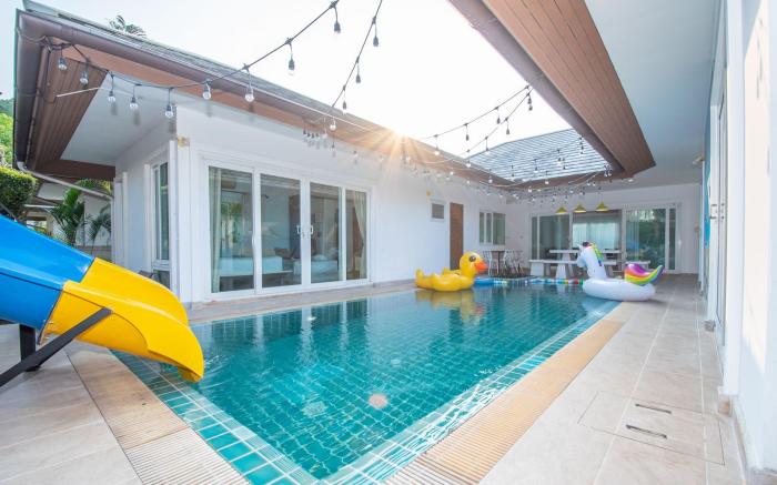 Fineday Pool Villa Pattaya-4BR and  swimming pool