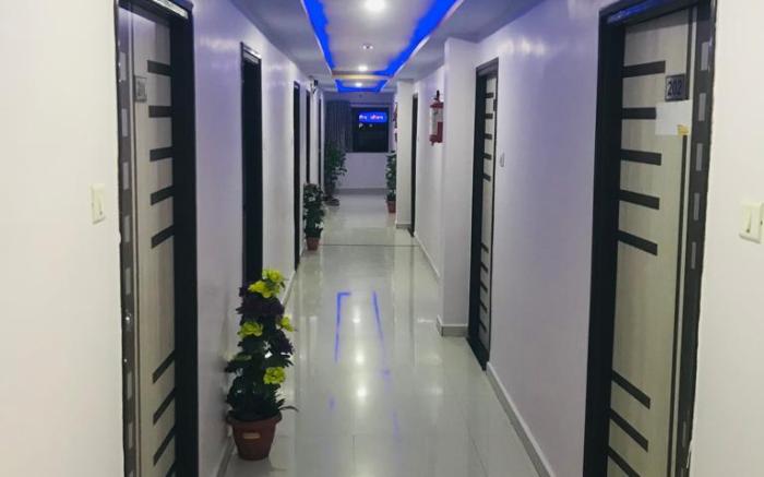 HOTEL ROYAL NIGHT