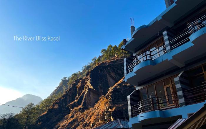 Hotel Mid Orchard Kasol l River Side