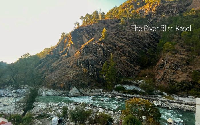 Hotel Mid Orchard Kasol l River Side