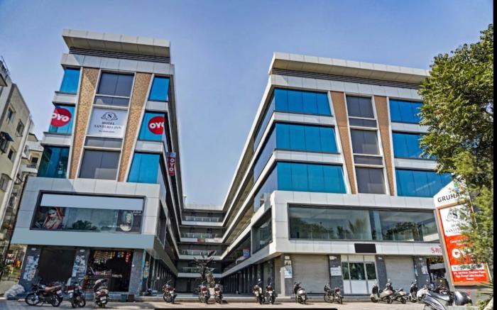 Hotel Santeria Inn, Best Luxurious Hotel AC Rooms In Surat