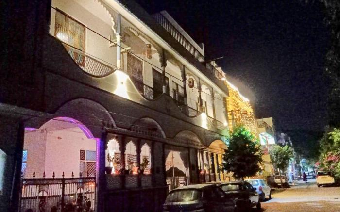 Gunjan Villa