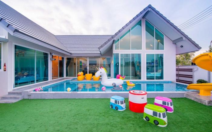 sea hills poolsvilla
