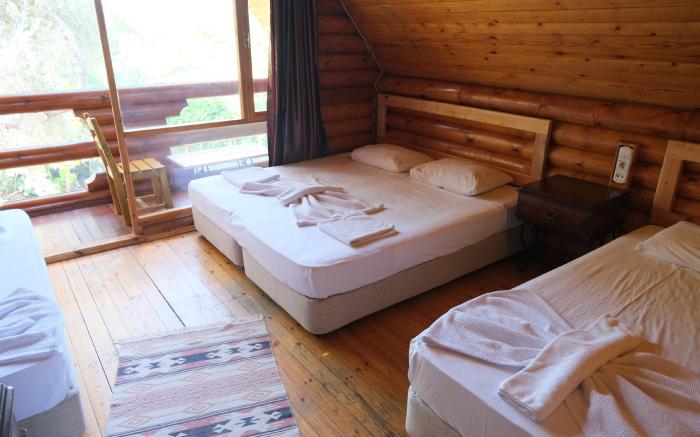 WOODLINE HOTEL