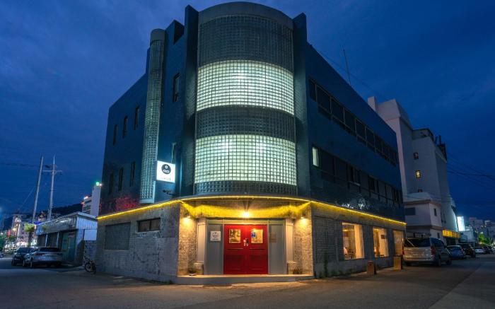 Mireuk Mireuk Beer Hostel
