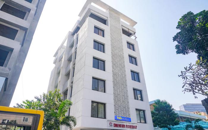 FabHotel Emersion Residency - Nr. Dnyanjyoti Savitribai Phule Udyan