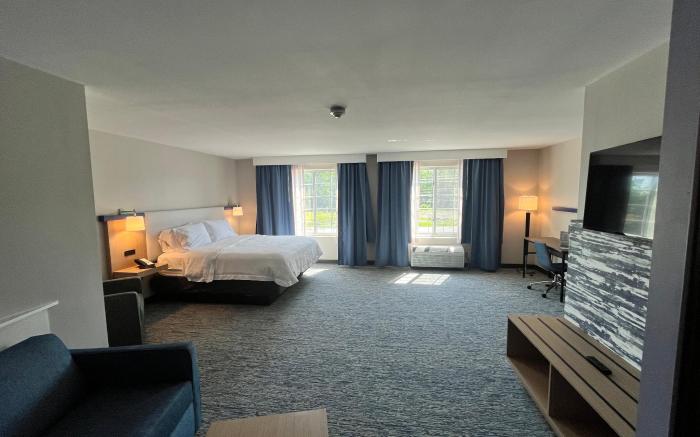 Tapa Hotel, Inn & Suites