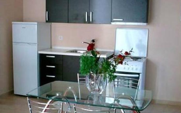 Mikros Gialos Apartments