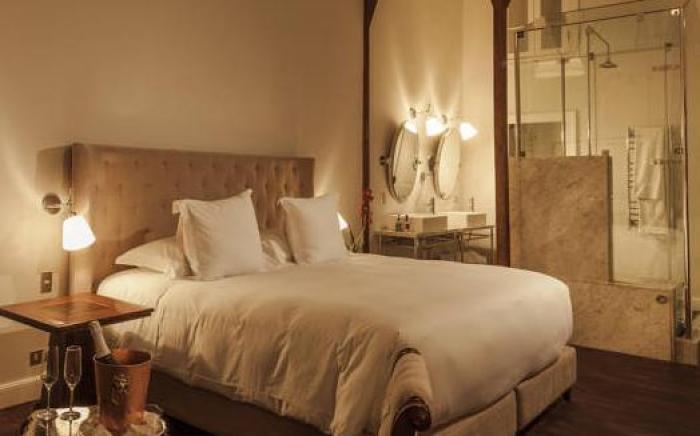 Hotel B