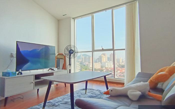 Minimalist Duplex @ BayanLepas with Netflix