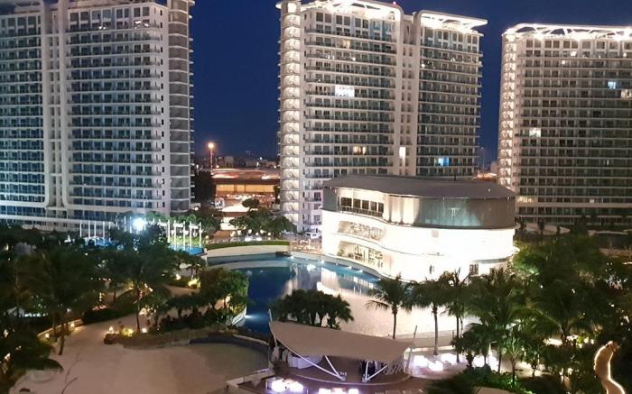 Azure Luxury Beachview 1BR Suite by VacationsPH