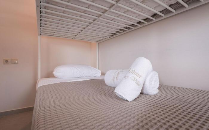 Harmonious Athina Apartments Near the Beach