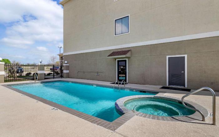 Comfort Inn & Suites